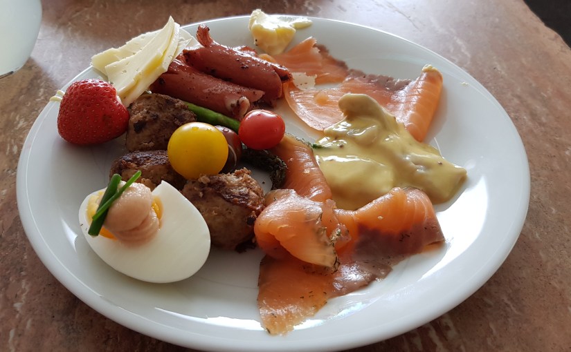 Tillbaks till vanliga rutiner igen efter midsommarmat och&nbsp;fotboll.